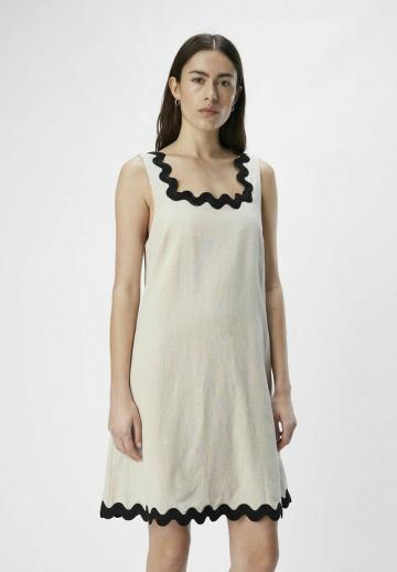 Короткое платье