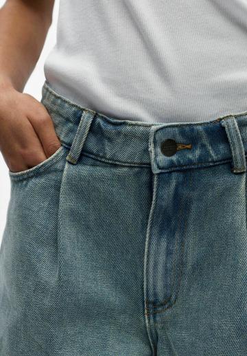 Джинсовые шорты