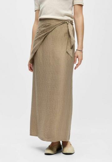 Юбка с накладными карманами