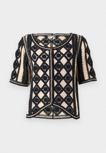 Жаккардовая вязаная кофта
