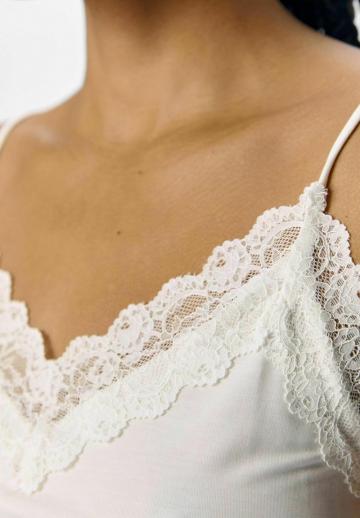 Топ на бретельках