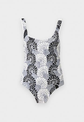 Слитный купальник