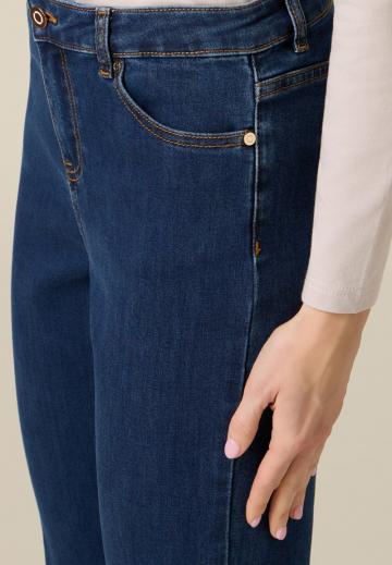 Короткие джинсы