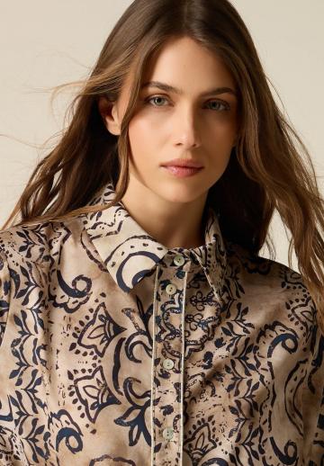 Атласная блузка