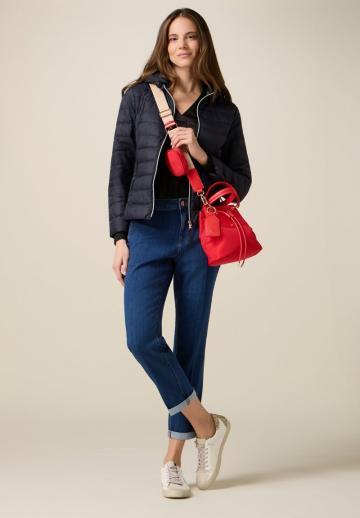 Короткие джинсы