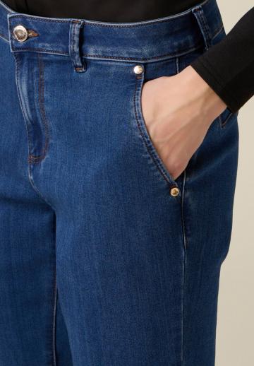 Короткие джинсы