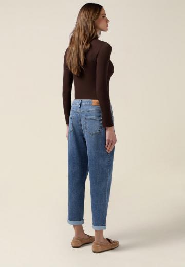 Короткие джинсы