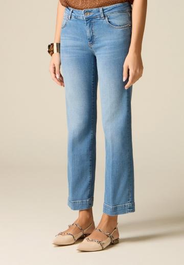 Короткие джинсы