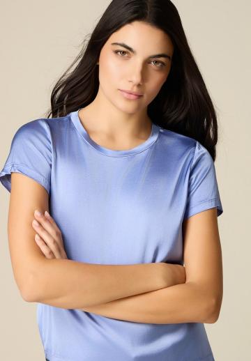 Атласная блузка