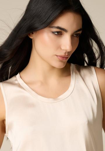 Блузка без рукавов