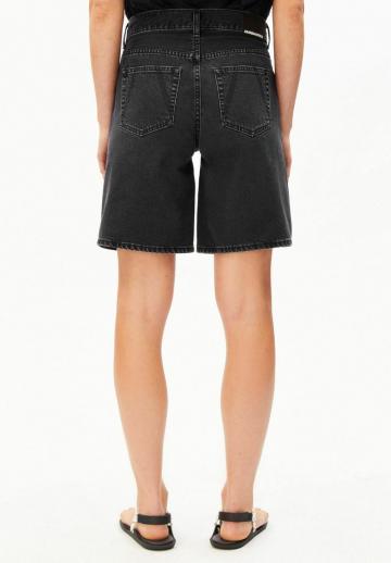 Джинсовые шорты