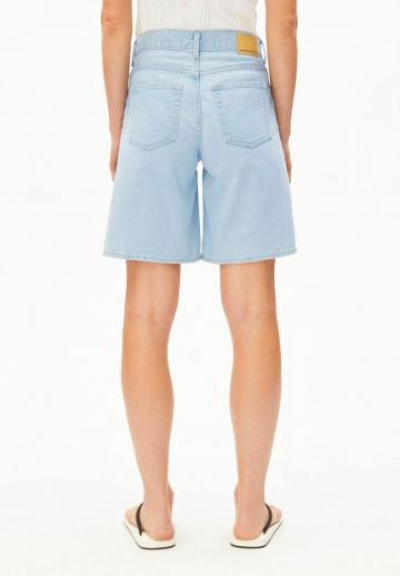 Джинсовые шорты