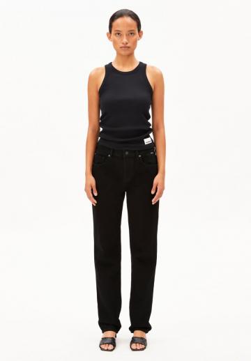 Прямые джинсы