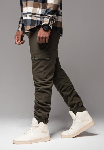 Брюки с накладными карманами