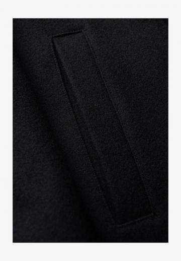 Короткое пальто