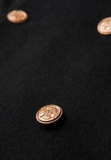 Короткое пальто