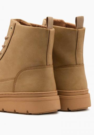 Походные ботинки