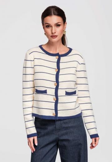 Жаккардовая вязаная кофта