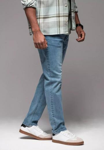 Прямые джинсы