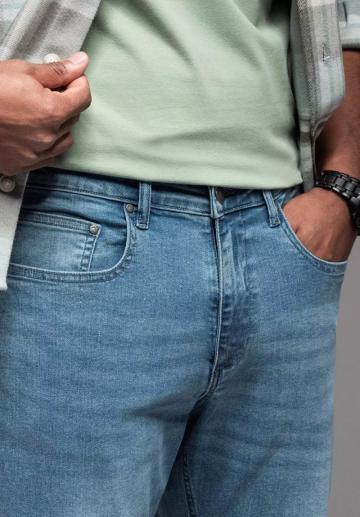 Прямые джинсы