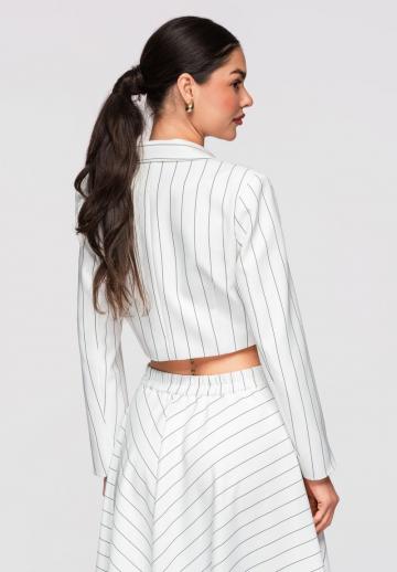 Короткий блейзер