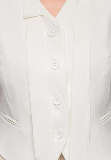 Джинсовая жилетка