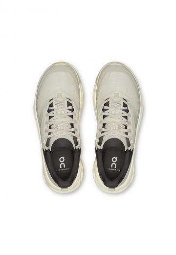 Походные ботинки