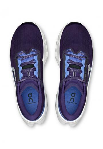 Беговые кроссовки