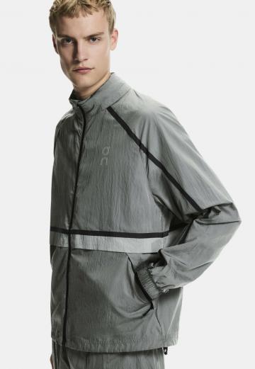 Спортивная куртка