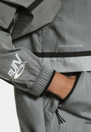 Спортивная куртка