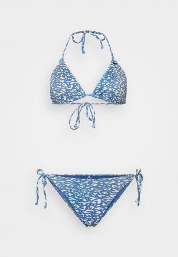 Треугольное бикини