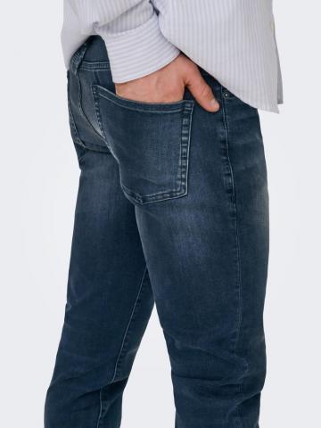 Узкие джинсы