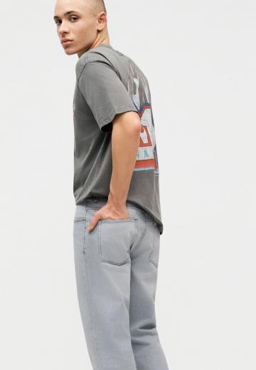 Прямые джинсы