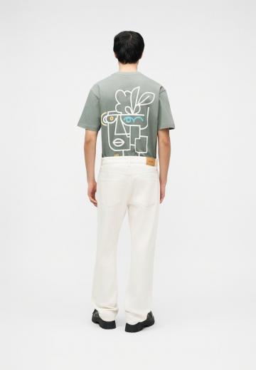 Прямые джинсы