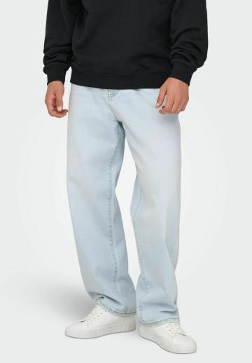 Прямые джинсы