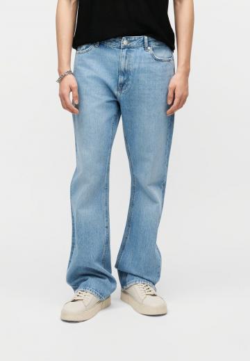 Прямые джинсы