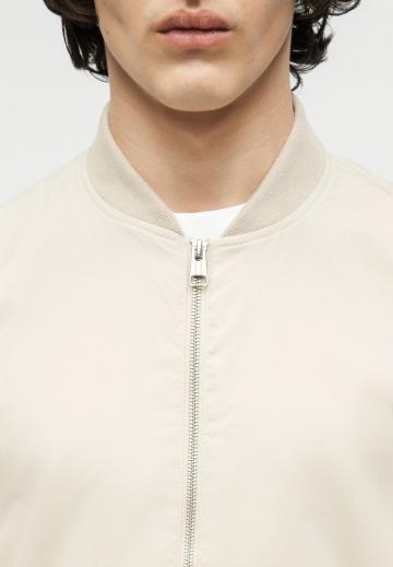 Куртка бомбер