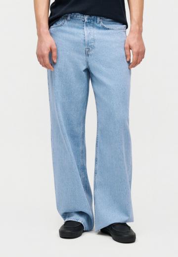 Прямые джинсы