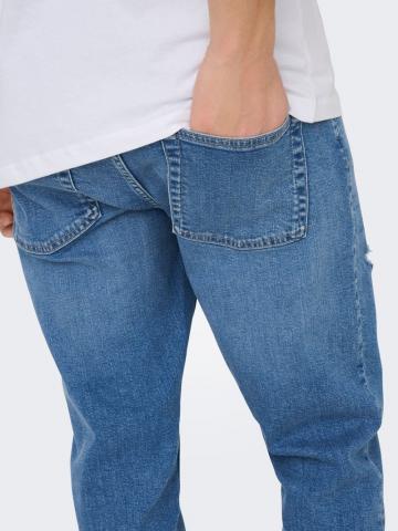 Прямые джинсы