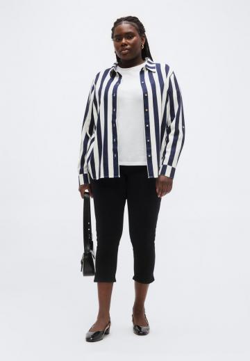 Короткие джинсы