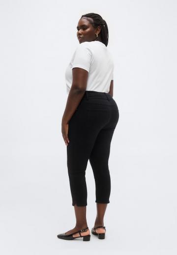 Короткие джинсы