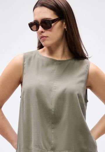 Блузка без рукавов