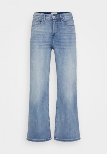 Свободные джинсы