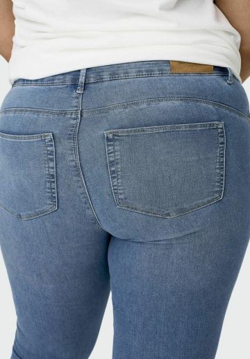 Узкие джинсы