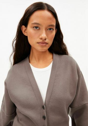 Вязаная кофта