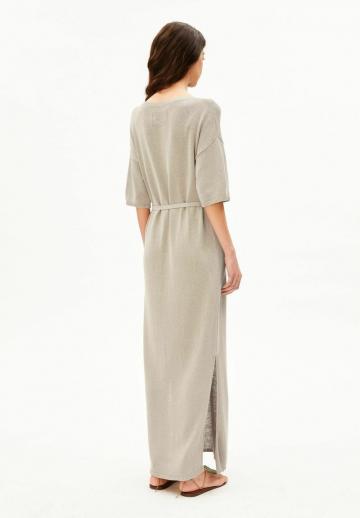 Вязаное платье