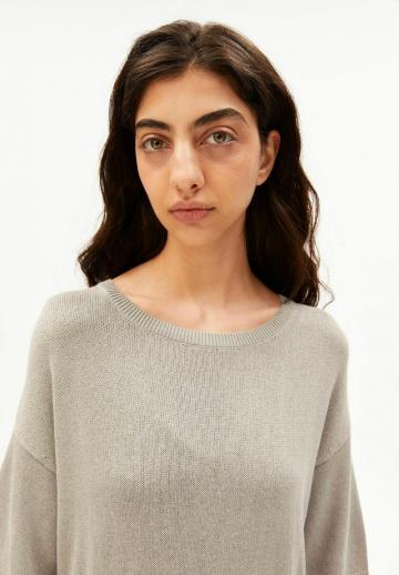 Вязаное платье