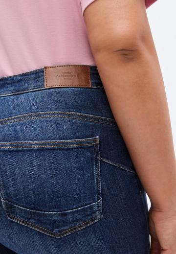 Узкие джинсы