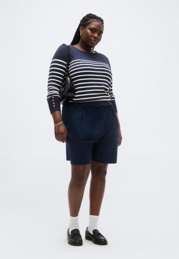 Пуловер в полоску