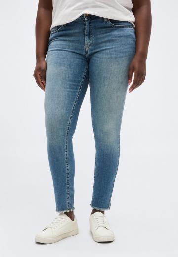 Узкие джинсы